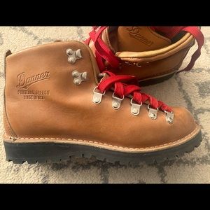 Danner Cascade Hiking Boots